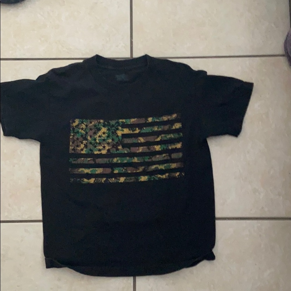 Black camp flag kids shirt